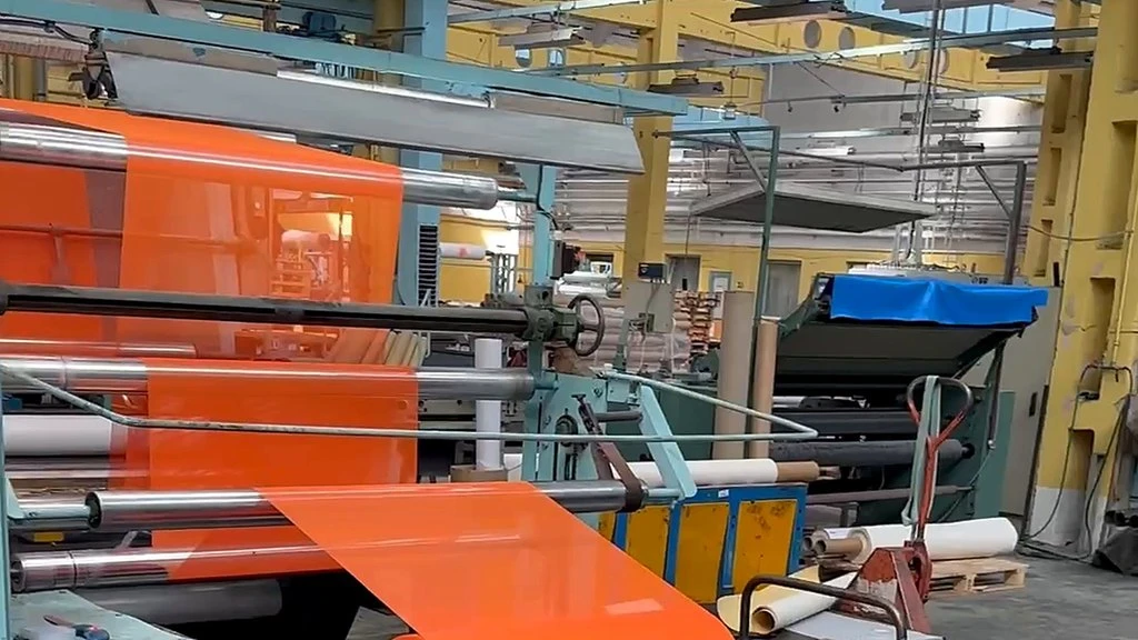 Technické textilie z Chropyně: český materiál pro speciální projekty v Evropě 2 03/vyrobni/linka